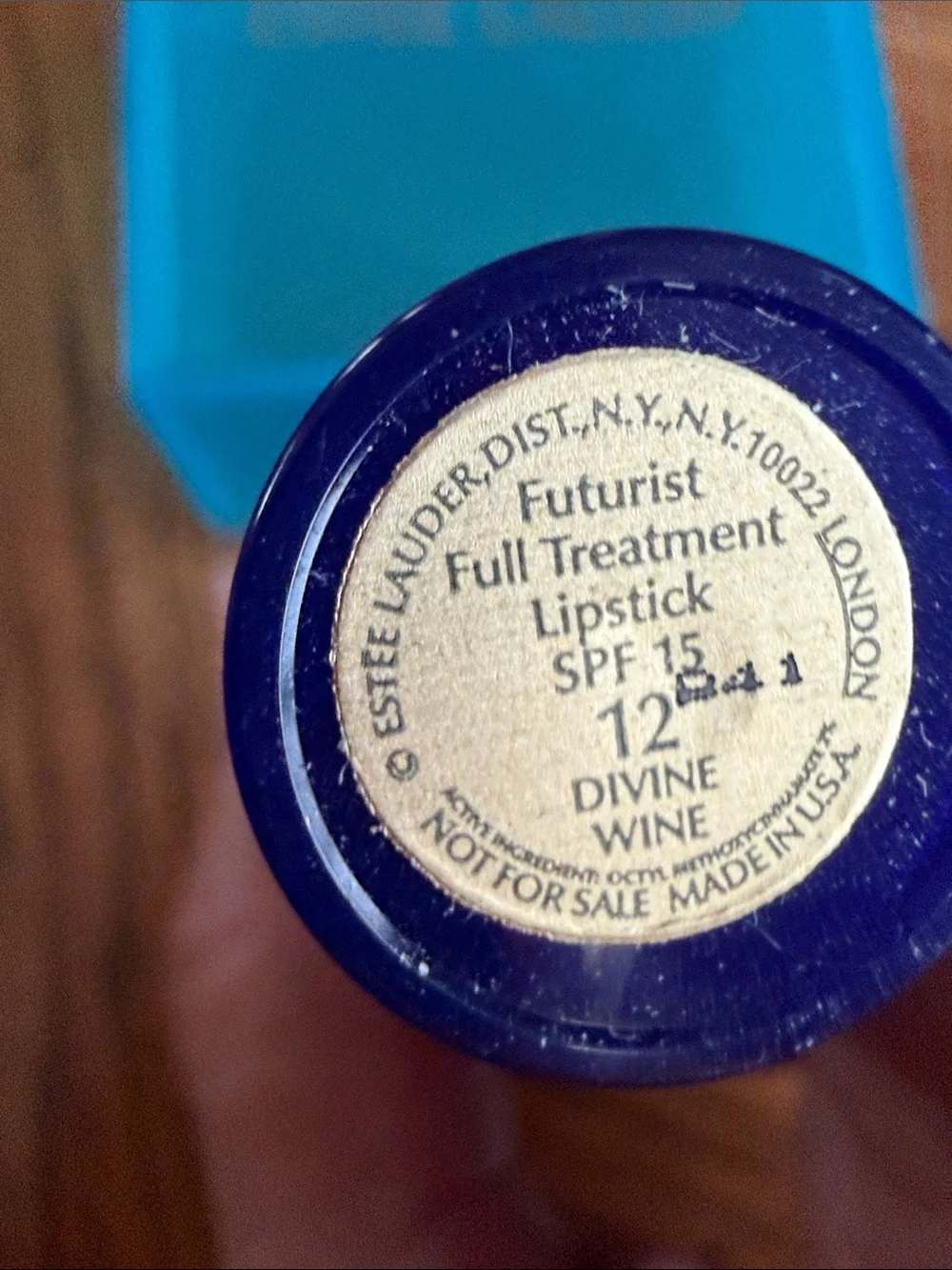 Estee Lauder NEW NeverUsed Futurist Full TreatmentLipstick SPF 15 DIVINE WINE#12